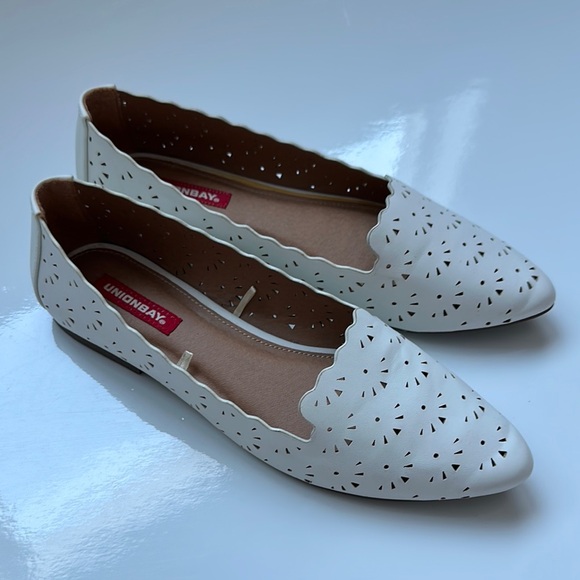 Unionbay White Laser Cut Flats - Picture 1 of 2